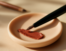 Falske fregner: tegn naturlige prikker med makeup